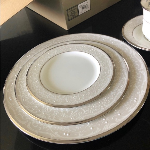 Noritake Silver Palace 5 piece setting
